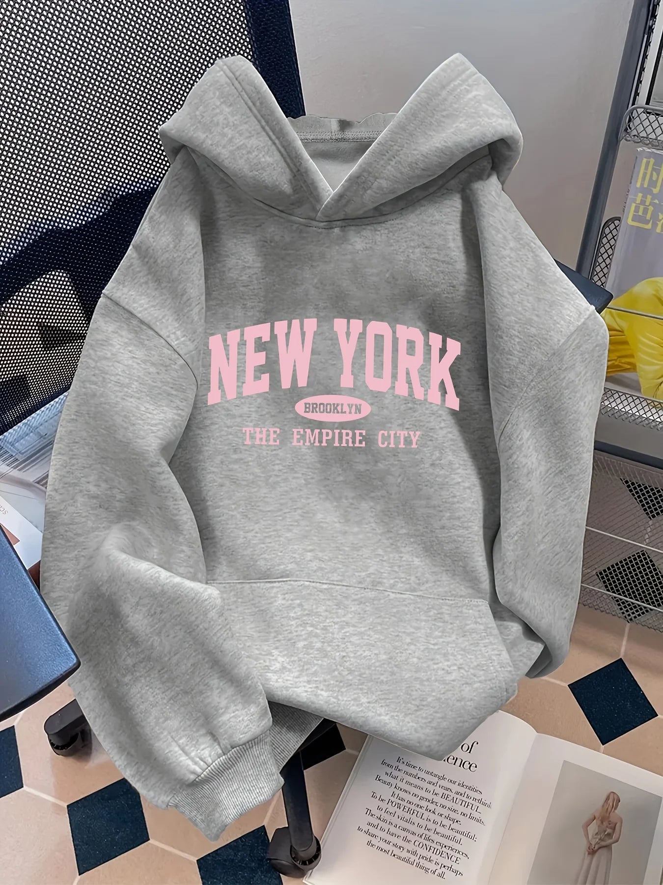 Women Loose Letter Pattern Fashion Hoodie Casual Style Geometric Pattern Hooded Collar Casual Long Sleeve Pullover with Pockets