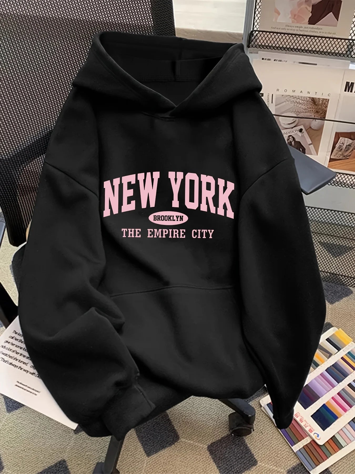 Women Loose Letter Pattern Fashion Hoodie Casual Style Geometric Pattern Hooded Collar Casual Long Sleeve Pullover with Pockets